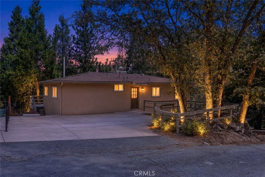 Property photo for 27508 School, Lake Arrowhead, CA