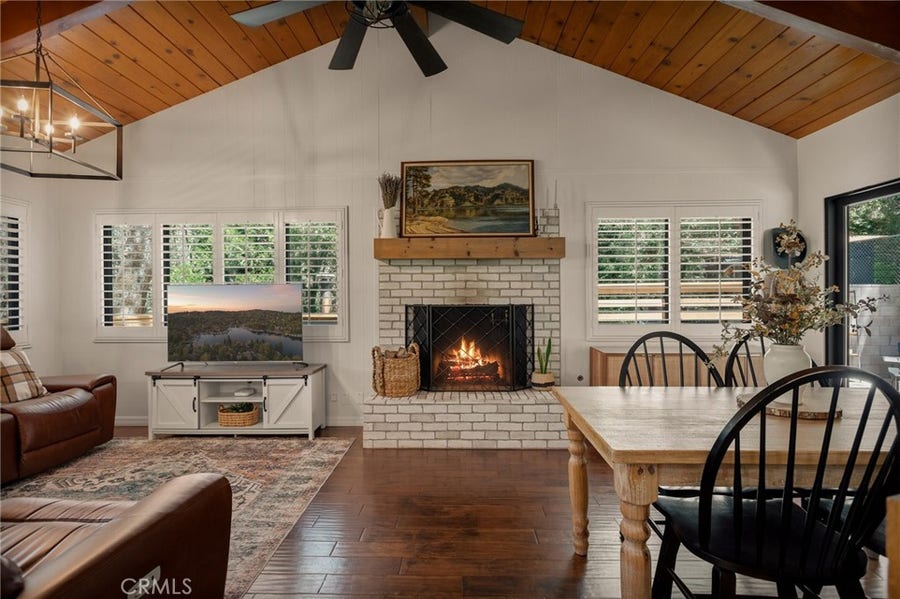 Property photo for 374 Dunant, Crestline, CA