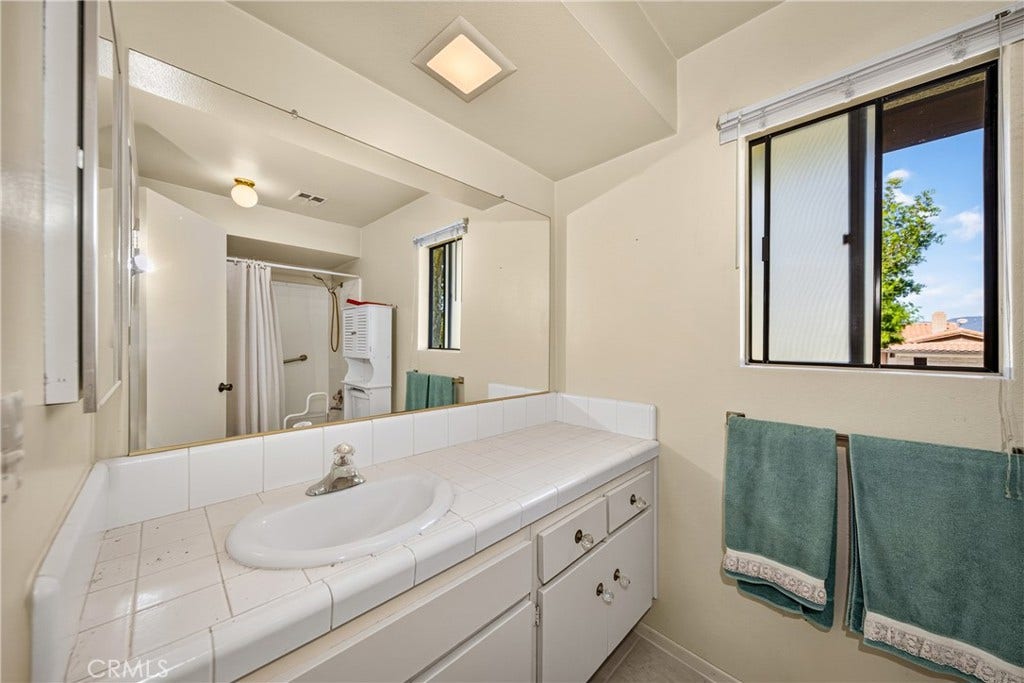 1457 Bella Vista Crest, Redlands, CA 92373 PRIMARY BATH