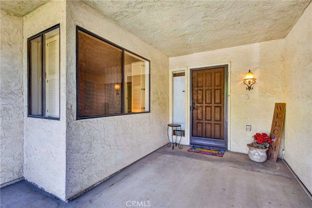 1457 Bella Vista Crest, Redlands, CA 92373 AS THE SIGN SAYS
WELCOME