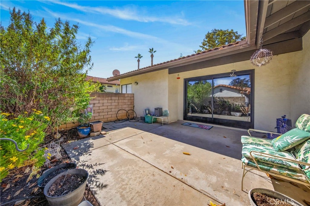 1457 Bella Vista Crest, Redlands, CA 92373 PRIVATE PATIO