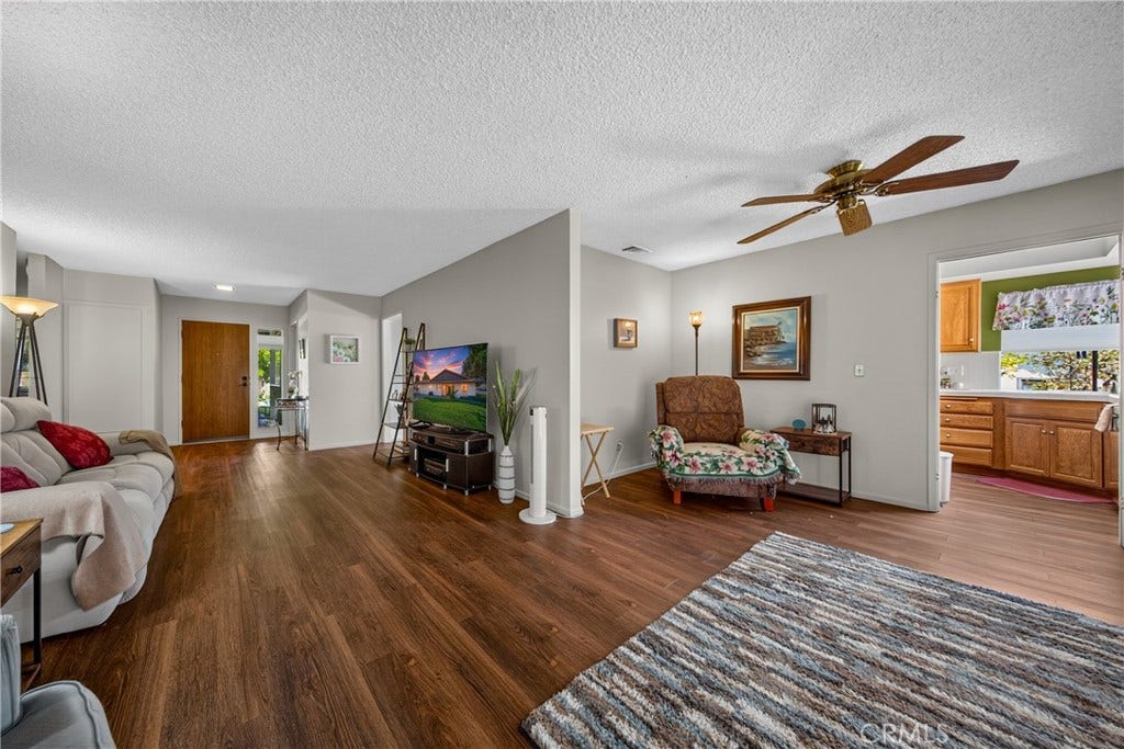 1457 Bella Vista Crest, Redlands, CA 92373 LIVING-DINING L
