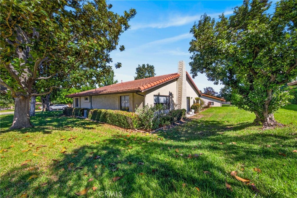 1457 Bella Vista Crest, Redlands, CA 92373 BEAUTIFUL TREED GREEN BELT