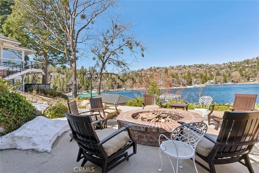 Property photo for 716 Oak, Lake Arrowhead, CA