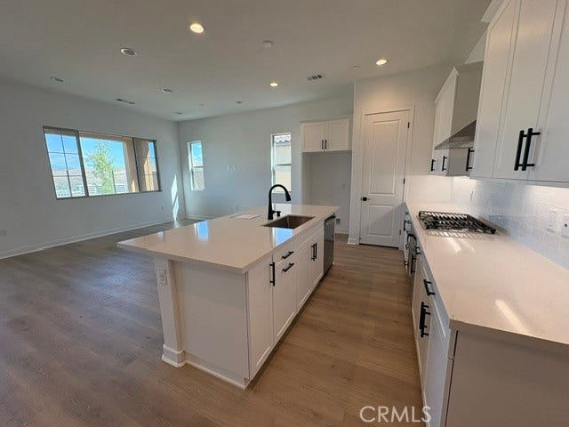 2832 Hillsten Road, Corona, CA 92883 2832 Hillsten Road, Corona, CA 92883