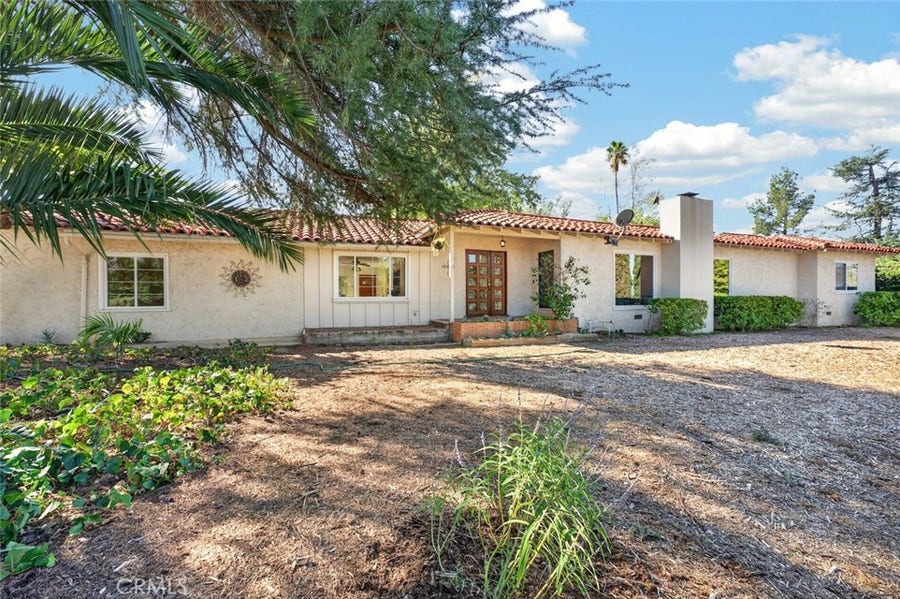 Property photo for 306 La Colina Drive, Redlands, CA