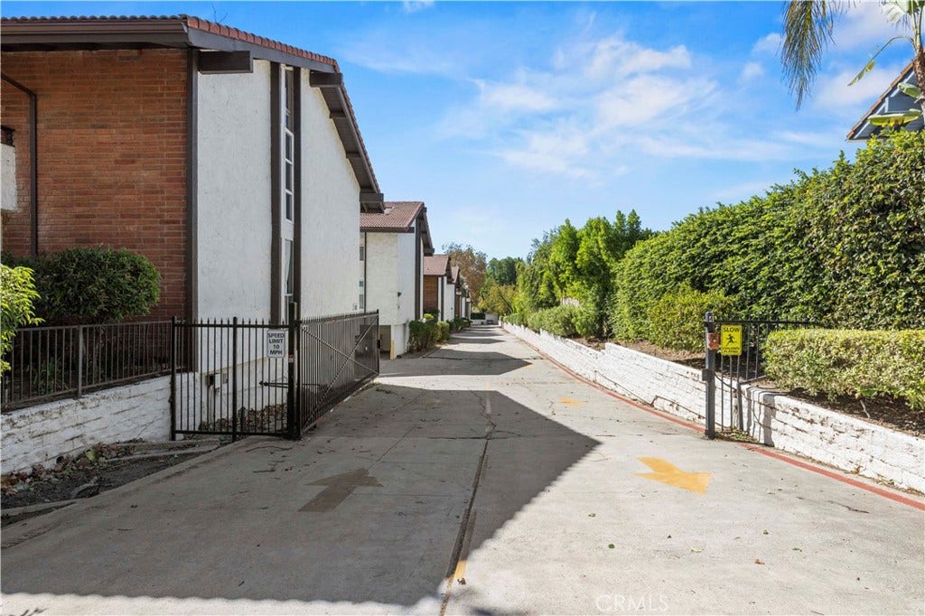 31584 Agoura, #3, Westlake Village, CA 91361 31584 Agoura, #3, Westlake Village, CA 91361