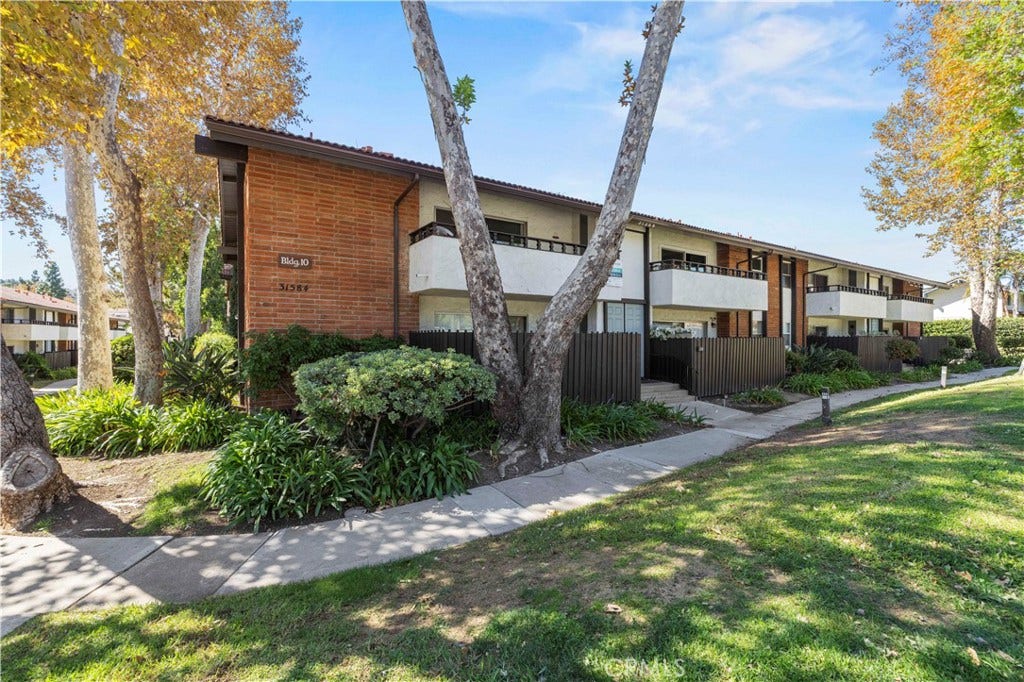 31584 Agoura, #3, Westlake Village, CA 91361 31584 Agoura, #3, Westlake Village, CA 91361