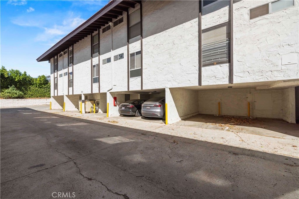 31584 Agoura, #3, Westlake Village, CA 91361 31584 Agoura, #3, Westlake Village, CA 91361