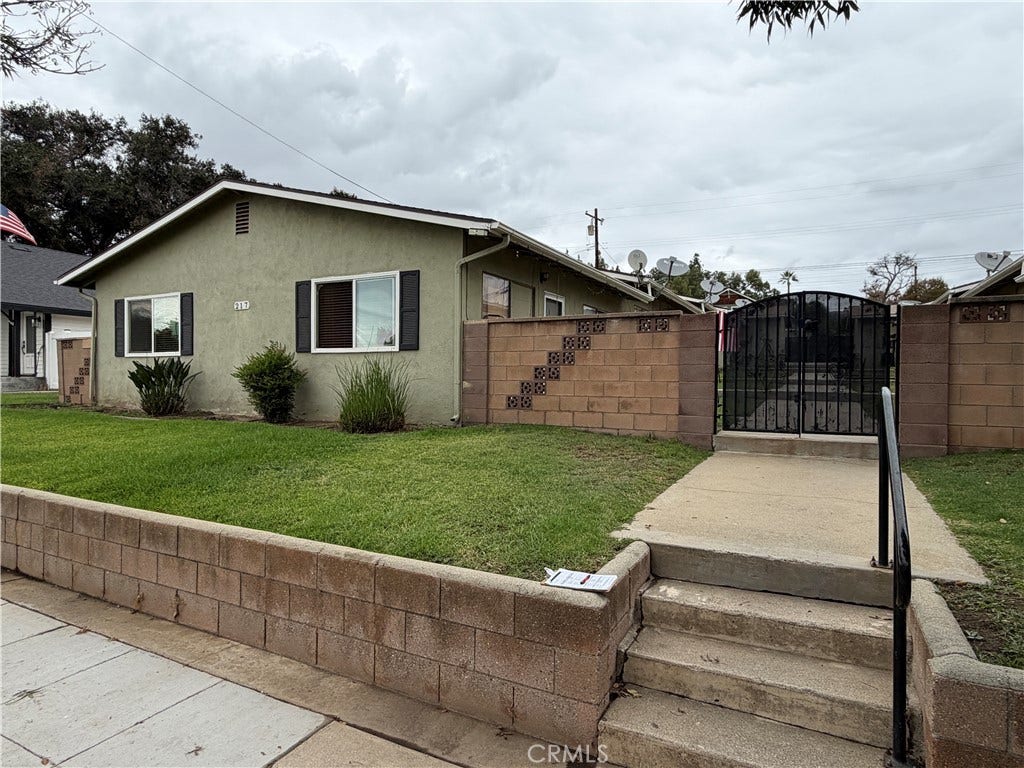 217 W 4th Street, #4, San Dimas, CA 91773 217 W 4th Street, #4, San Dimas, CA 91773