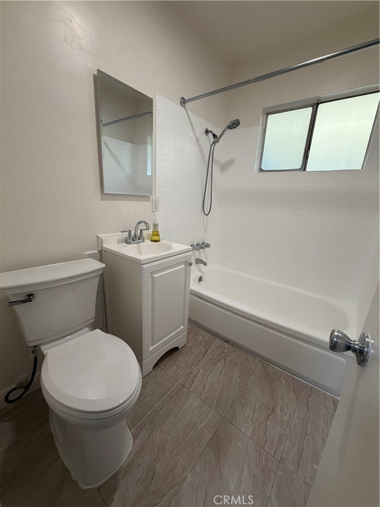 217 W 4th Street, #4, San Dimas, CA 91773 217 W 4th Street, #4, San Dimas, CA 91773