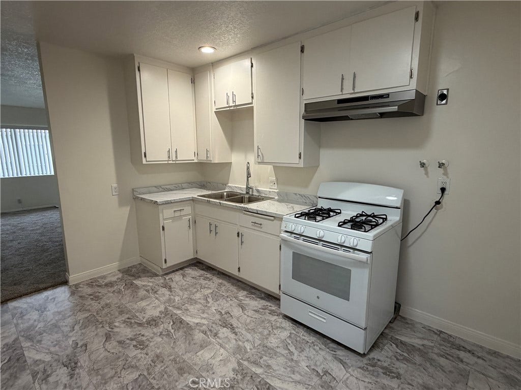 217 W 4th Street, #4, San Dimas, CA 91773 217 W 4th Street, #4, San Dimas, CA 91773