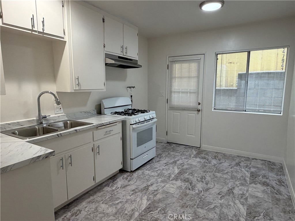 217 W 4th Street, #4, San Dimas, CA 91773 217 W 4th Street, #4, San Dimas, CA 91773
