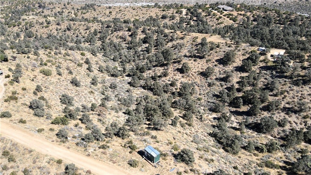 7958 HomeRidge Drive, Pinon Hills, CA 92372 7958 HomeRidge Drive, Pinon Hills, CA 92372