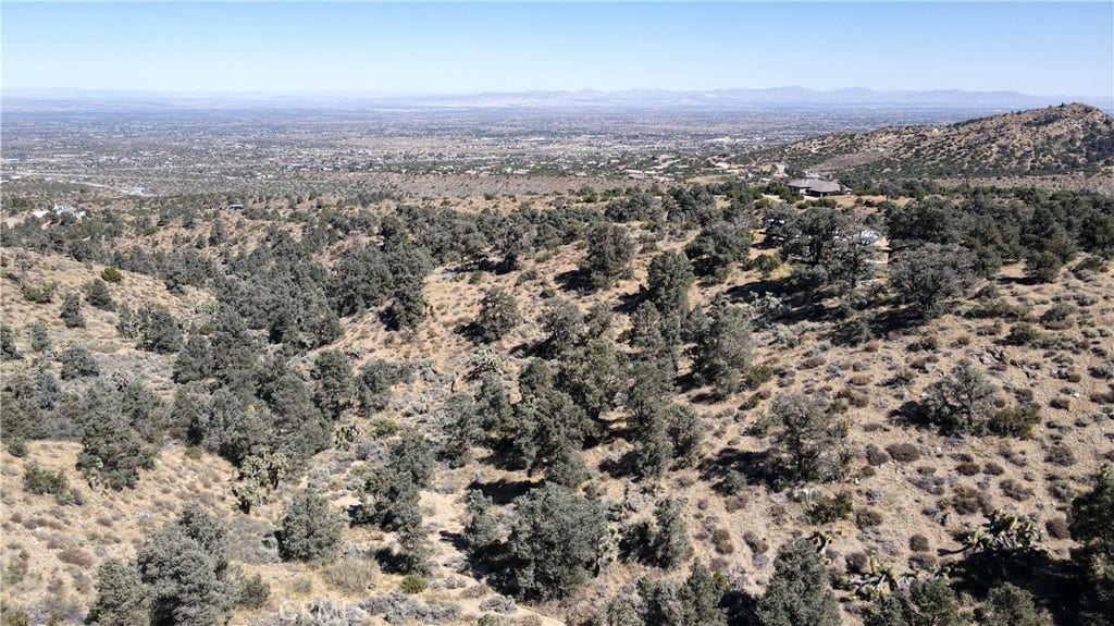 7958 HomeRidge Drive, Pinon Hills, CA 92372 7958 HomeRidge Drive, Pinon Hills, CA 92372