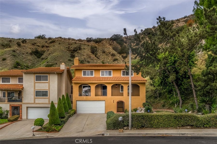 Property photo for 1837 Ayers Way, Burbank, CA