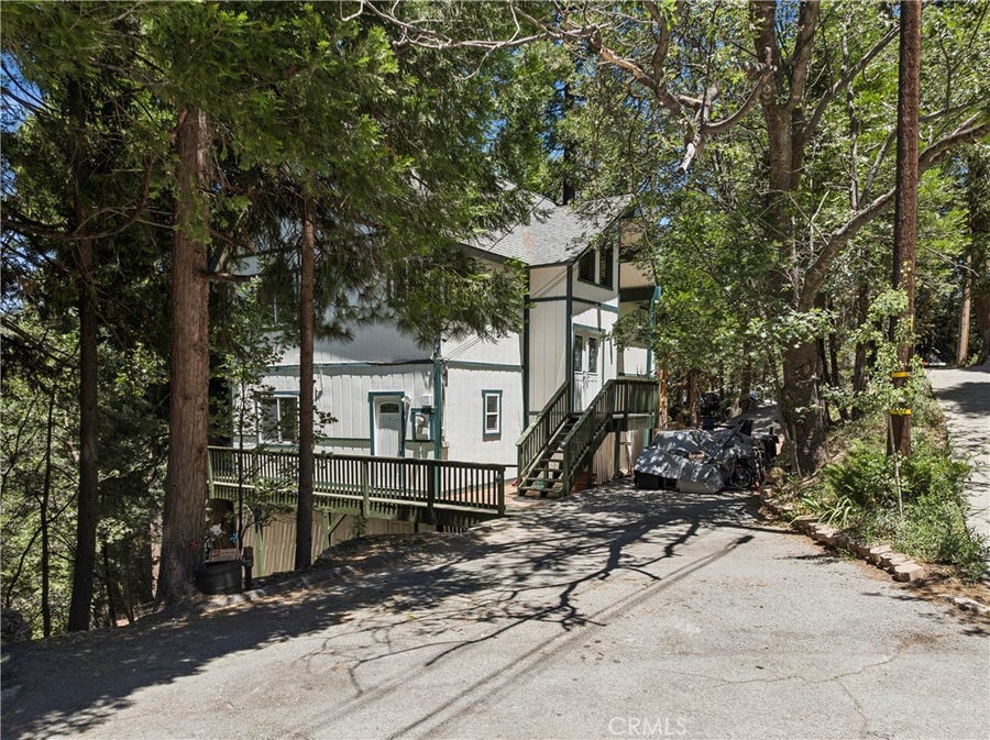Property photo for 582 Grass Valley Court, Lake Arrowhead, CA