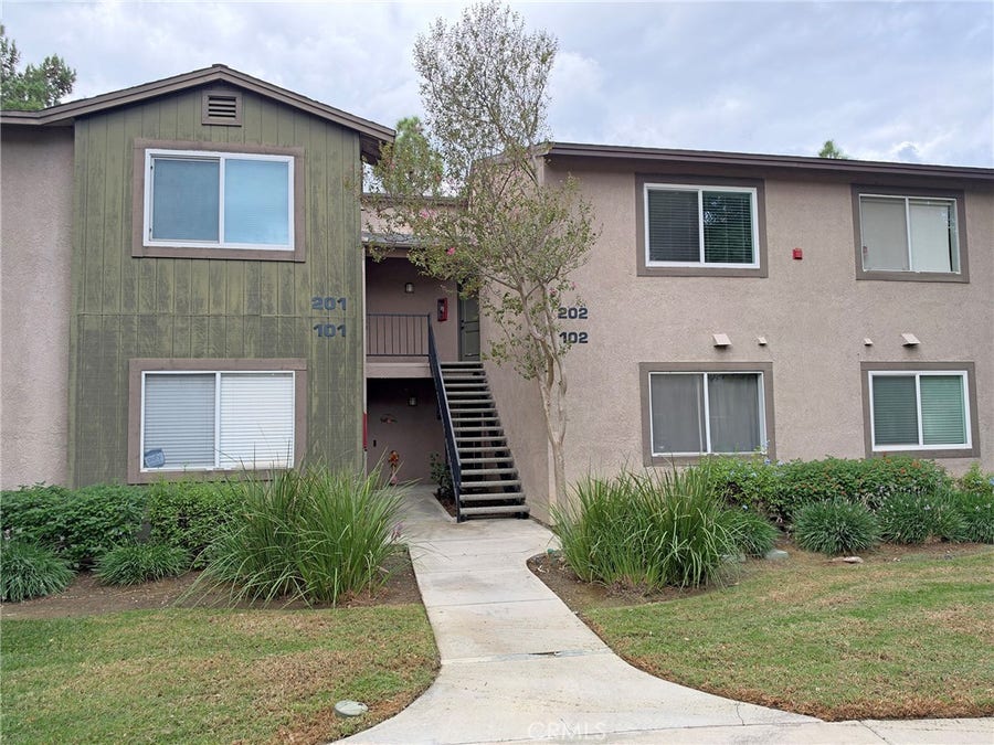 Property photo for 2604 Avenida Del Vista, #202, Corona, CA