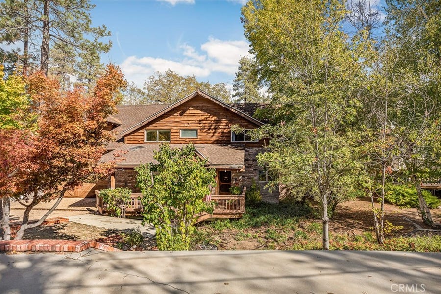 Property photo for 1063 Beaver Lane, Lake Arrowhead, CA