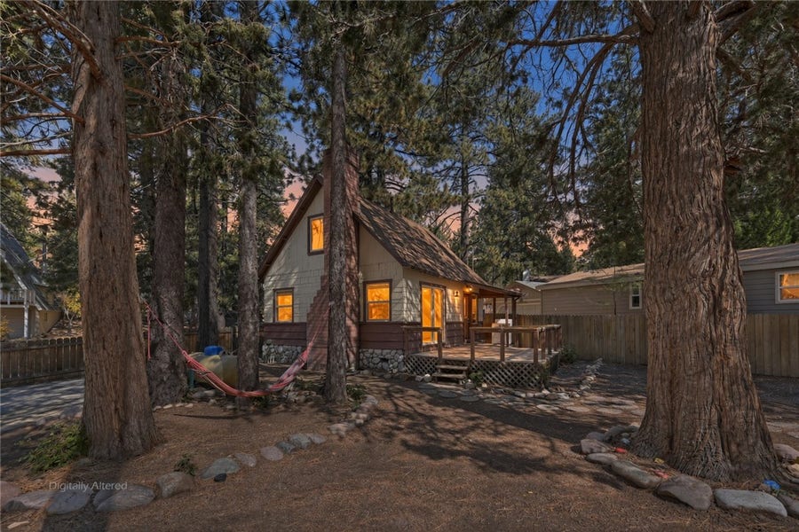 Property photo for 39525 Red Robin, Fawnskin, CA