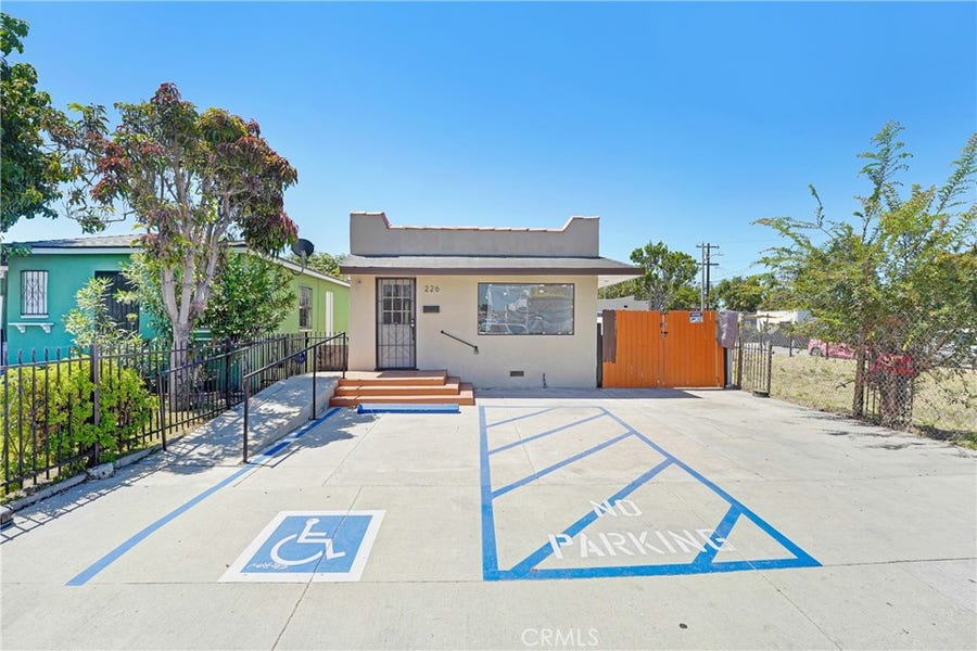Property photo for 226 W Arbor Vitae, Inglewood, CA