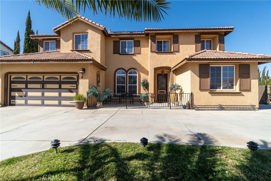 Property photo for 40947 Ridgegate Lane, Palmdale, CA