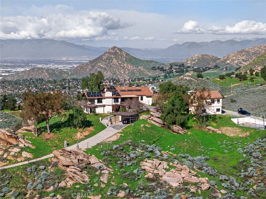 Property photo for 20682 Hill Top Drive, Riverside, CA