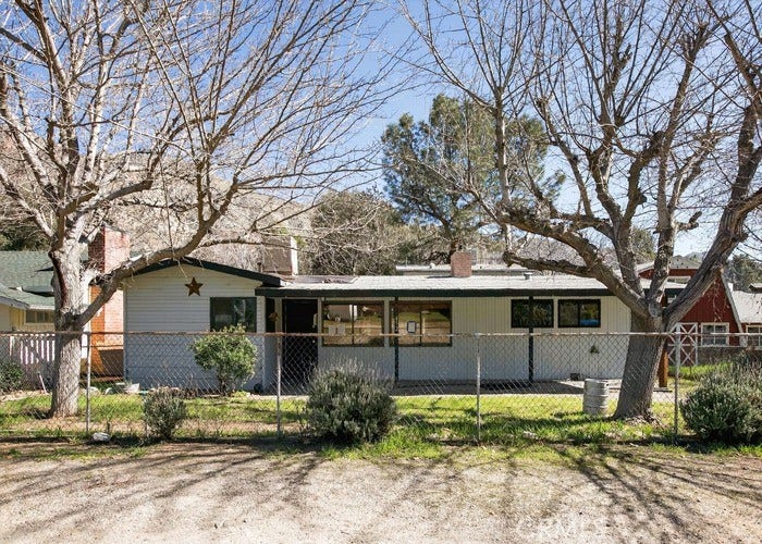 Property photo for 452 Sirretta Street, Kernville, CA