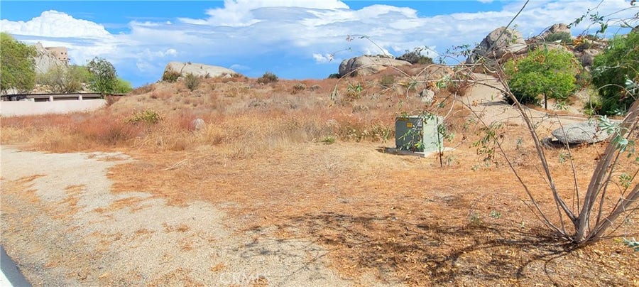 Property photo for 23698 Tapatia, Homeland, CA