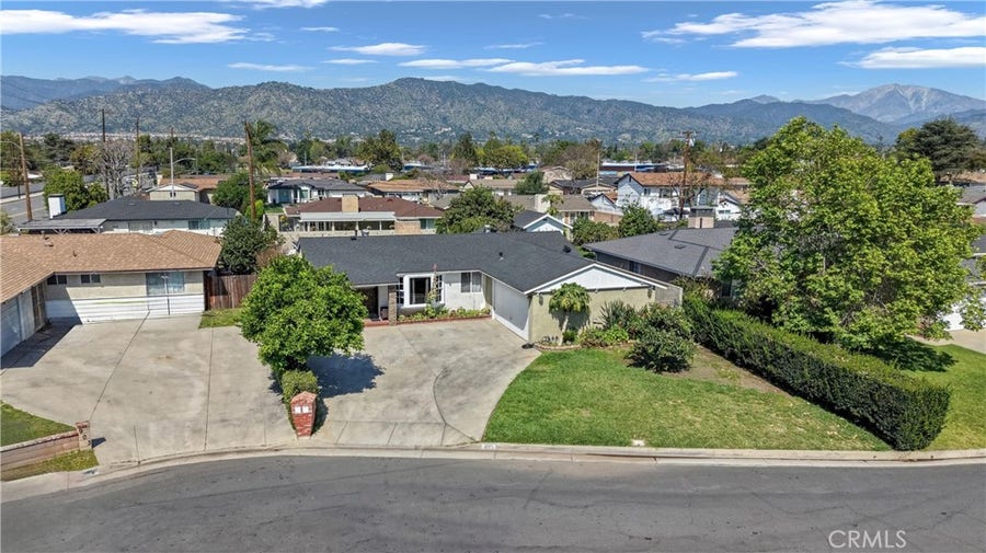 Property photo for 907 E Ghent E, Azusa, CA