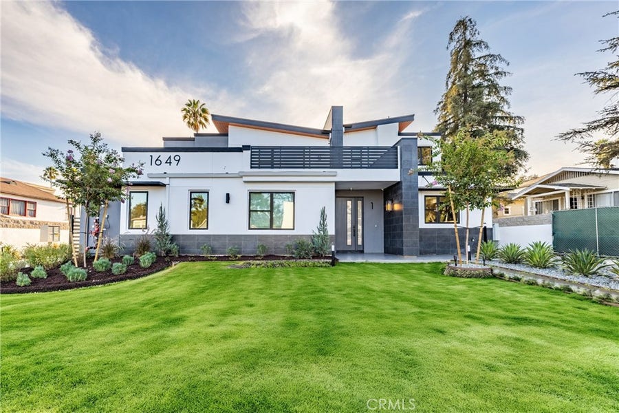 Property photo for 1649 N Lake Avenue, #1, Pasadena, CA