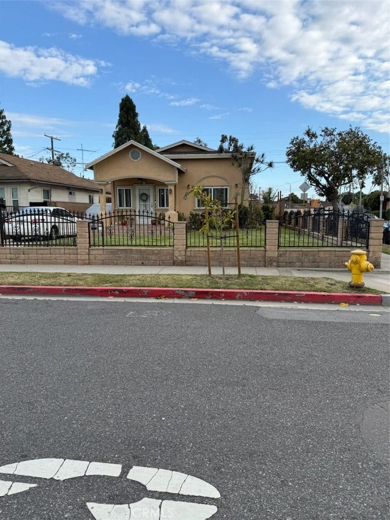 Property photo for 444 W Buckthorn, Inglewood, CA