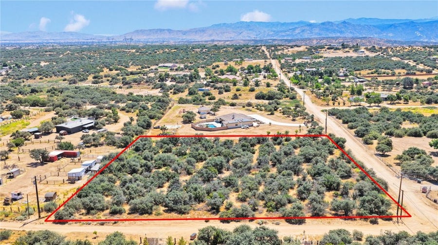 Property photo for 0 Sesame Rd, Oak Hills, CA