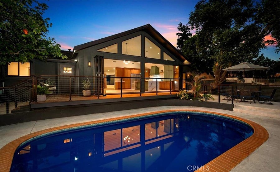 Property photo for 32 W Las Flores Drive, Altadena, CA