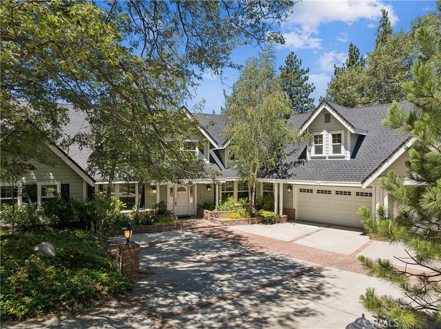Property photo for 468 S Cumberland, Lake Arrowhead, CA