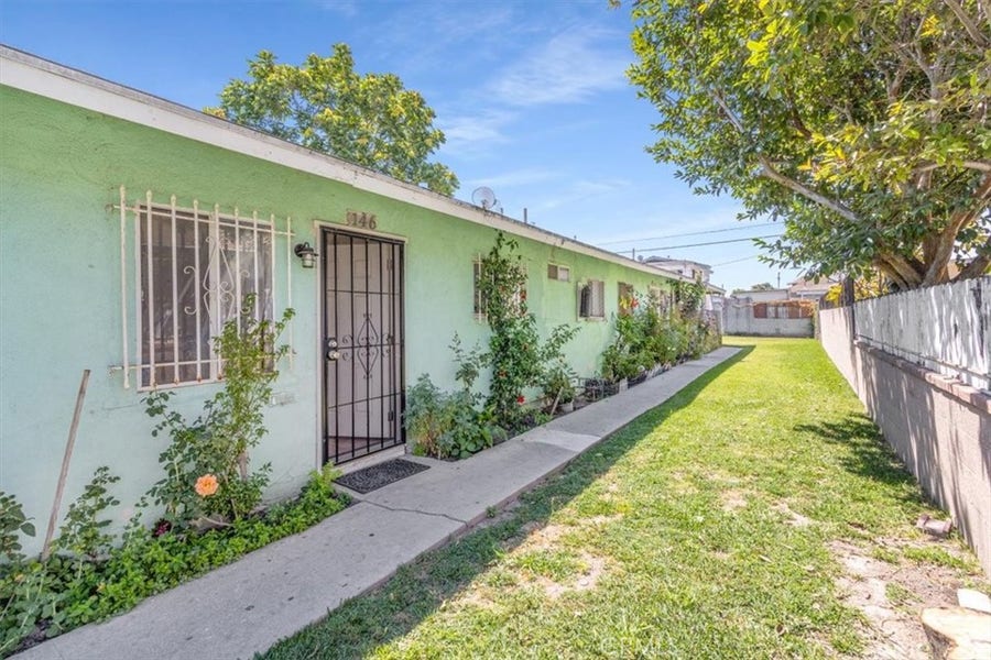 Property photo for 146 W 81st Street, Los Angeles, CA