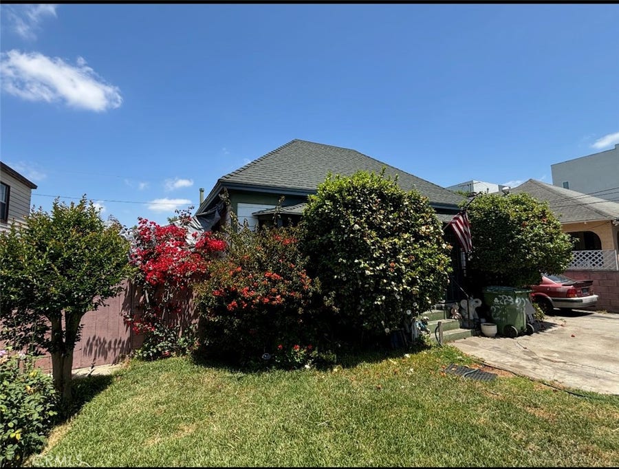 Property photo for 223 E 28th, Los Angeles, CA