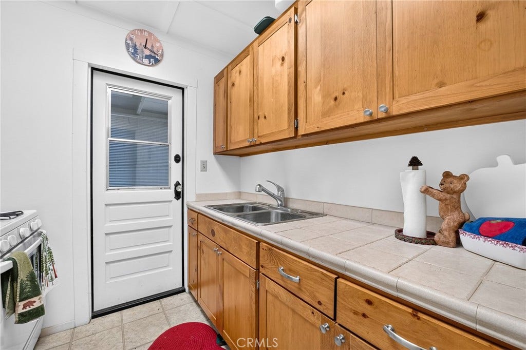 301 E Mountain View, Big Bear City, CA 92314 301 E Mountain View, Big Bear City, CA 92314