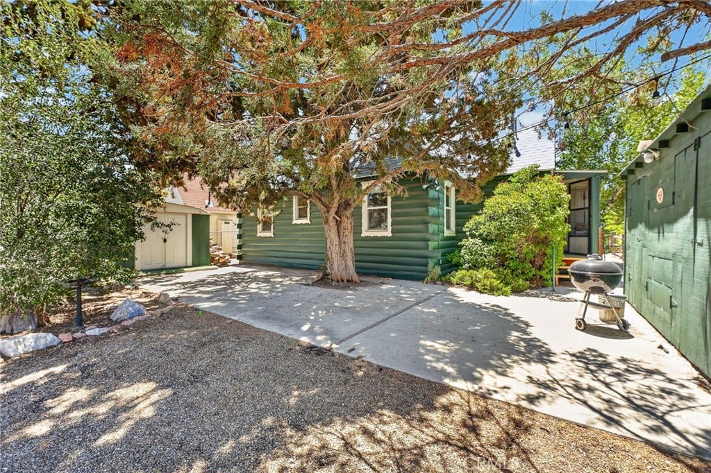 301 E Mountain View, Big Bear City, CA 92314 301 E Mountain View, Big Bear City, CA 92314
