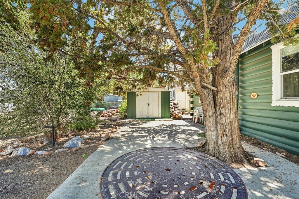 301 E Mountain View, Big Bear City, CA 92314 301 E Mountain View, Big Bear City, CA 92314