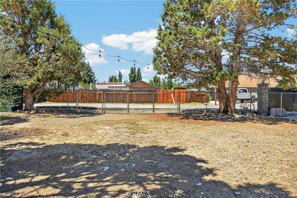 301 E Mountain View, Big Bear City, CA 92314 301 E Mountain View, Big Bear City, CA 92314