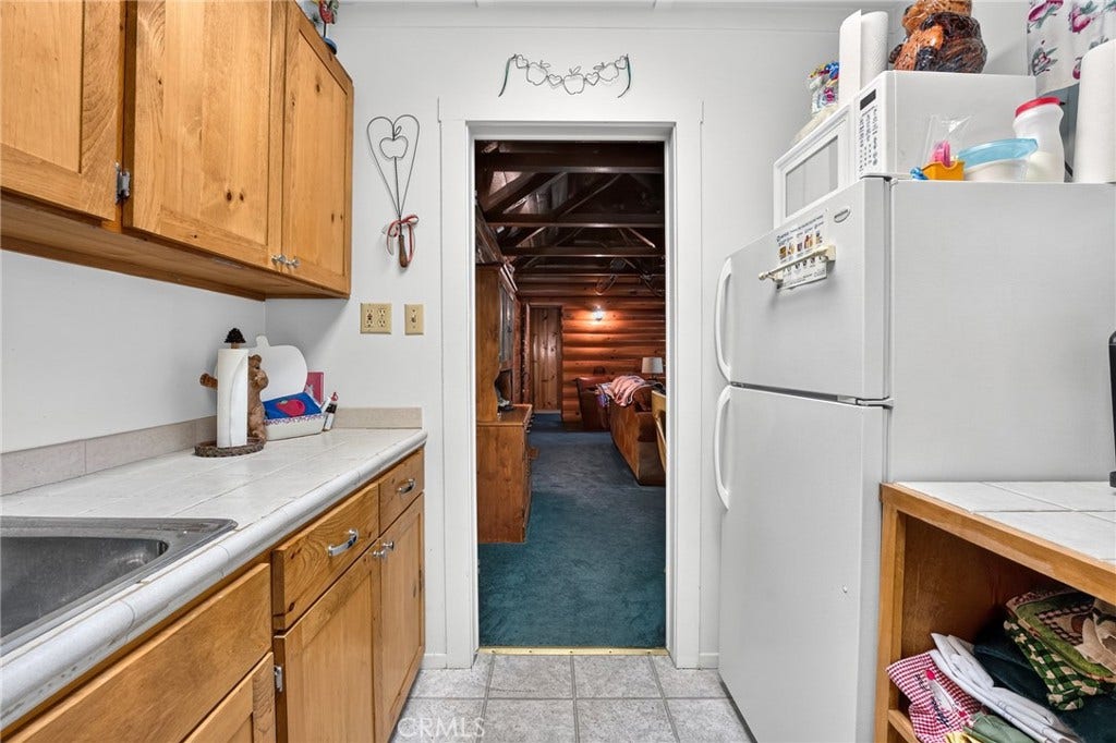 301 E Mountain View, Big Bear City, CA 92314 301 E Mountain View, Big Bear City, CA 92314