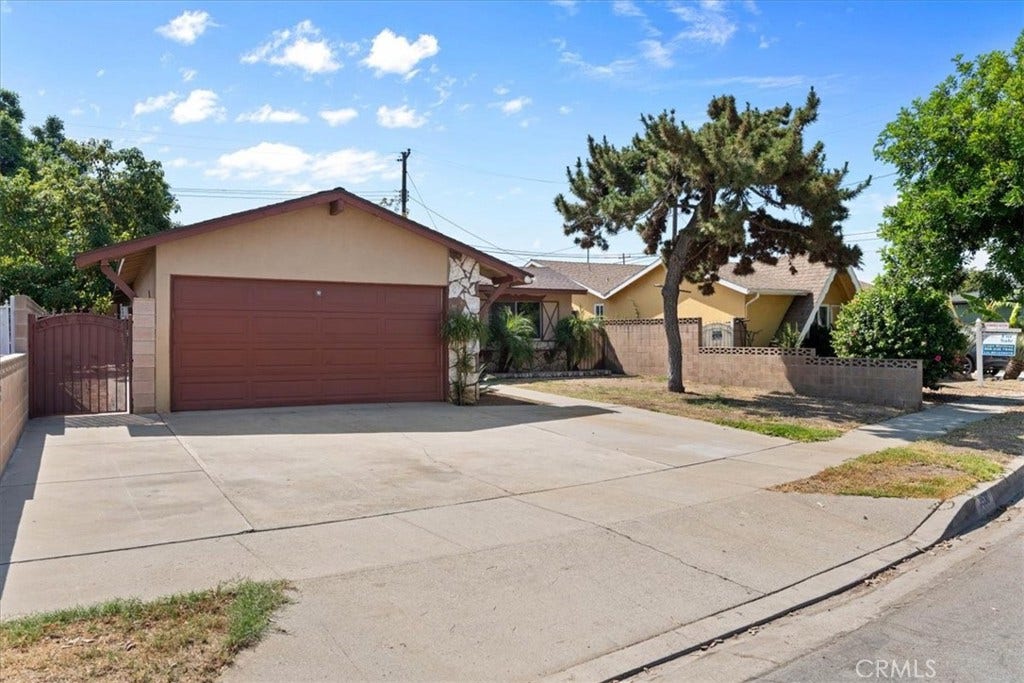 3530 Van Wig, Baldwin Park, CA 91706 Extra wide driveway