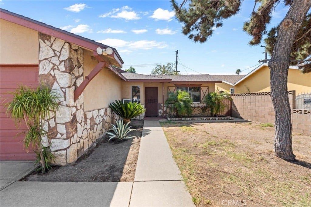 3530 Van Wig, Baldwin Park, CA 91706 Front walkway