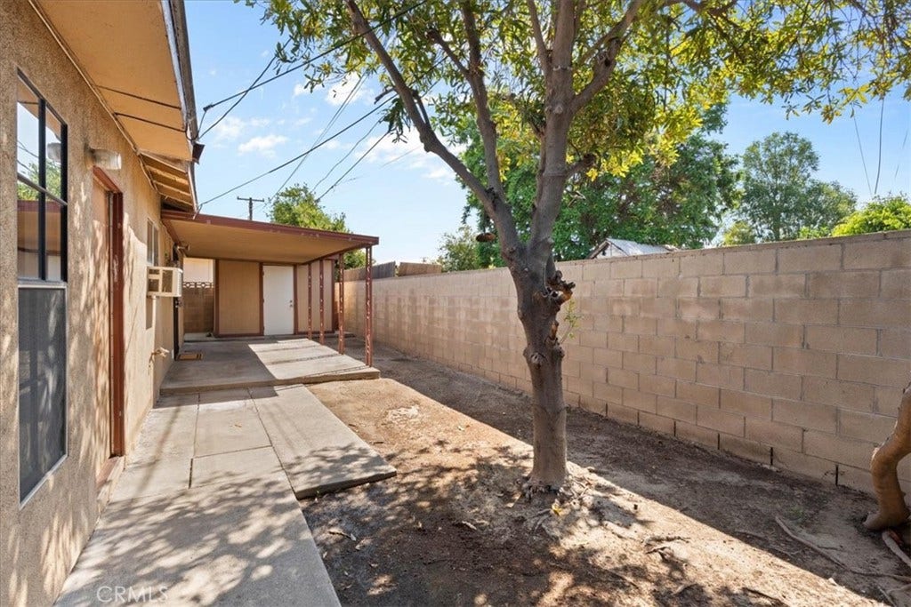 3530 Van Wig, Baldwin Park, CA 91706 Mature Macadamia Tree