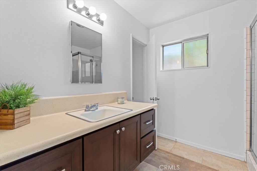 3530 Van Wig, Baldwin Park, CA 91706 Master Bathroom