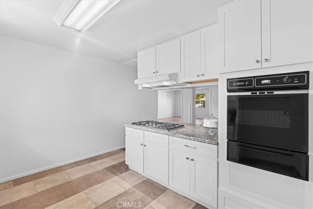 3530 Van Wig, Baldwin Park, CA 91706 Brand NEW oven