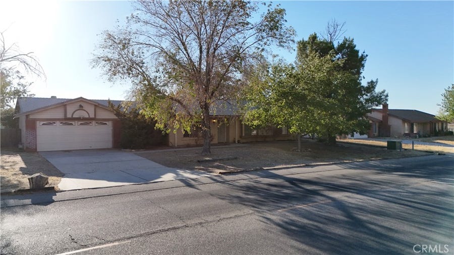 Property photo for 37045 96th E, Littlerock, CA