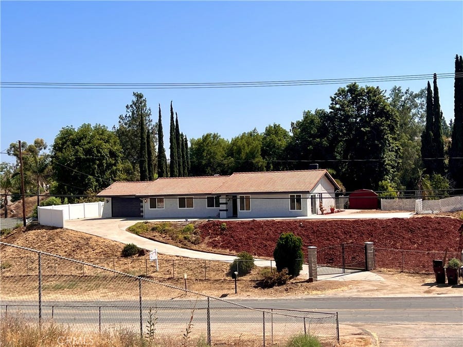 Property photo for 15290 golden star Avenue, Riverside, CA