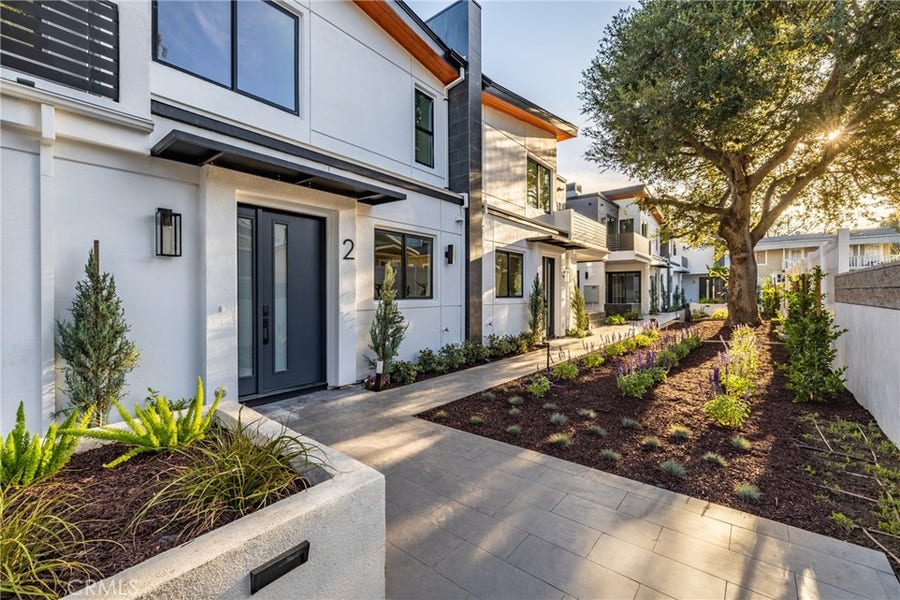Property photo for 1649 N Lake Avenue, #2, Pasadena, CA